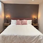 Modern 3br With Fireplace, Miele Kitchen And Balcony Apartamento *