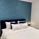 Modern 3br With Fireplace, Miele Kitchen And Balcony Apartamento *