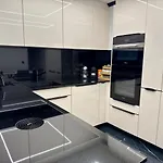 Modern 3br With Fireplace, Miele Kitchen And Balcony Apartamento *