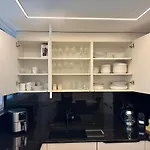 Modern 3br With Fireplace, Miele Kitchen And Balcony Apartamento *