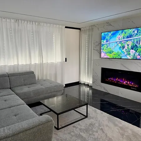 Modern 3br With Fireplace, Miele Kitchen And Balcony Apartment Heimberg