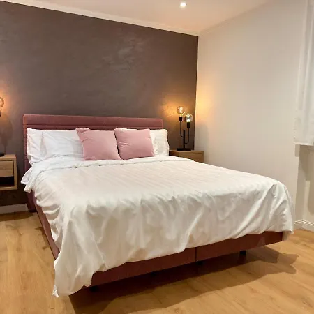 Apartment Modern 3br With Fireplace, Miele Kitchen And Balcony Heimberg
