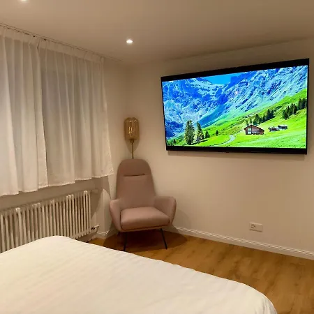 Modern 3br With Fireplace, Miele Kitchen And Balcony Apartment