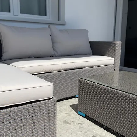 Modern 3br With Fireplace, Miele Kitchen And Balcony Heimberg