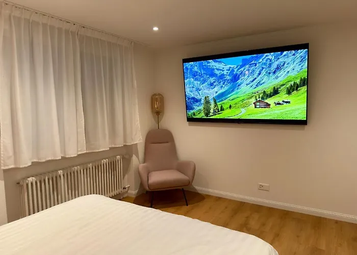 Modern 3br With Fireplace, Miele Kitchen And Balcony דירה