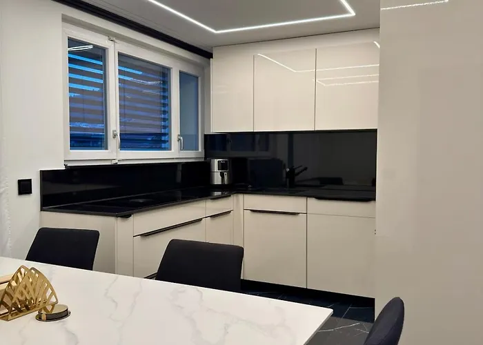 شقة Modern 3br With Fireplace, Miele Kitchen And Balcony