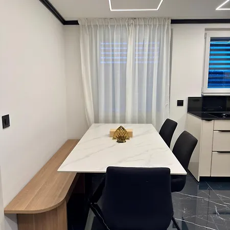 Apartmán Modern 3br With Fireplace, Miele Kitchen And Balcony