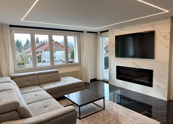 Modern 3br With Fireplace, Miele Kitchen And Balcony Apartmán
