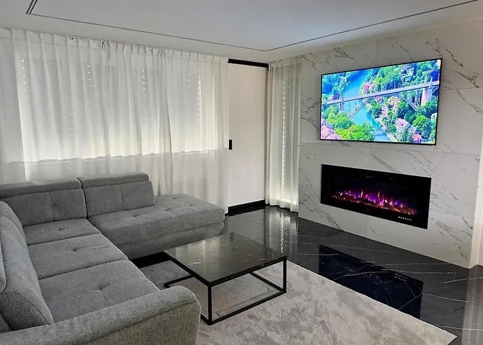 Modern 3br With Fireplace, Miele Kitchen And Balcony Apartmán Heimberg