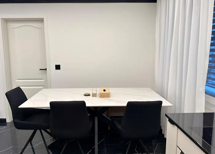 Modern 3br With Fireplace, Miele Kitchen And Balcony Apartmán Heimberg