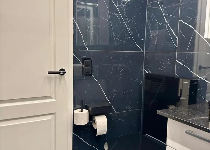 Modern 3br With Fireplace, Miele Kitchen And Balcony アパート *